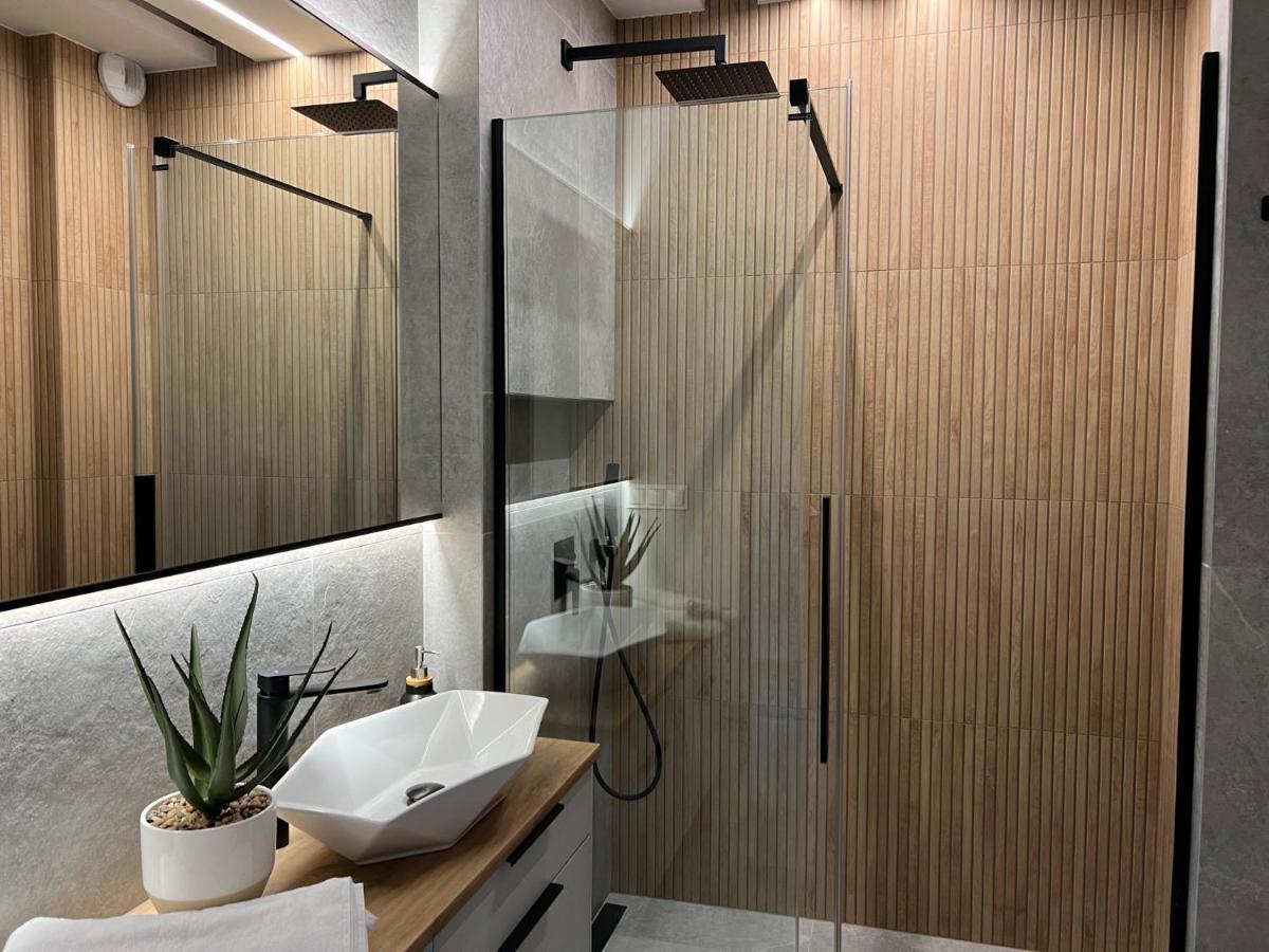 Family & Business Elegant Apartments Ul Lotnicza Centrum Galeria Korona - 1 Bedroom, Terrace, Air Conditioning, Garage - New! Кельце Экстерьер фото
